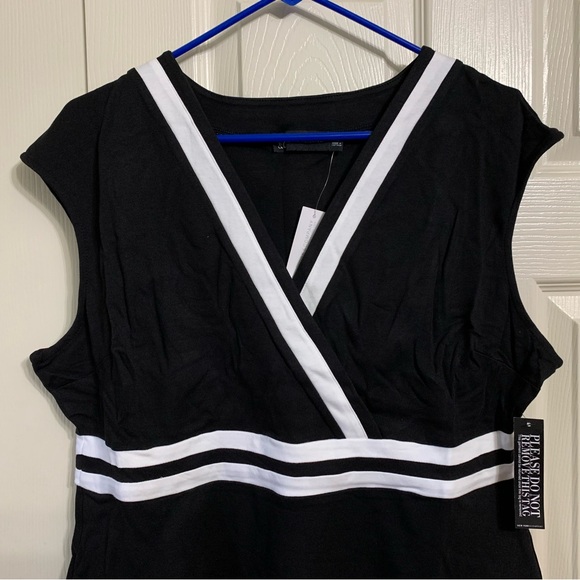 3/29$ 🎊  New York & Company Colorblock Accent Wrap Dress - City Knits - Picture 5 of 6